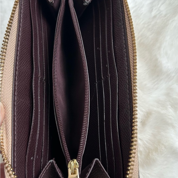 COACH Accordion Zip Signature Debossed Women Wallet Beige Patent‎ Leather F54805 - Picture 9 of 16